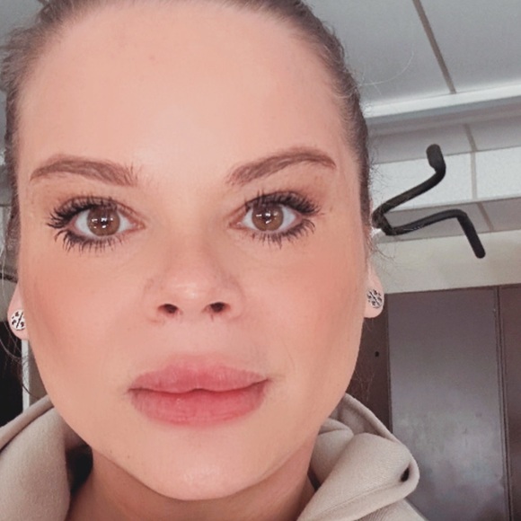 Meet your Posher, Maria - Picture 1 of 1